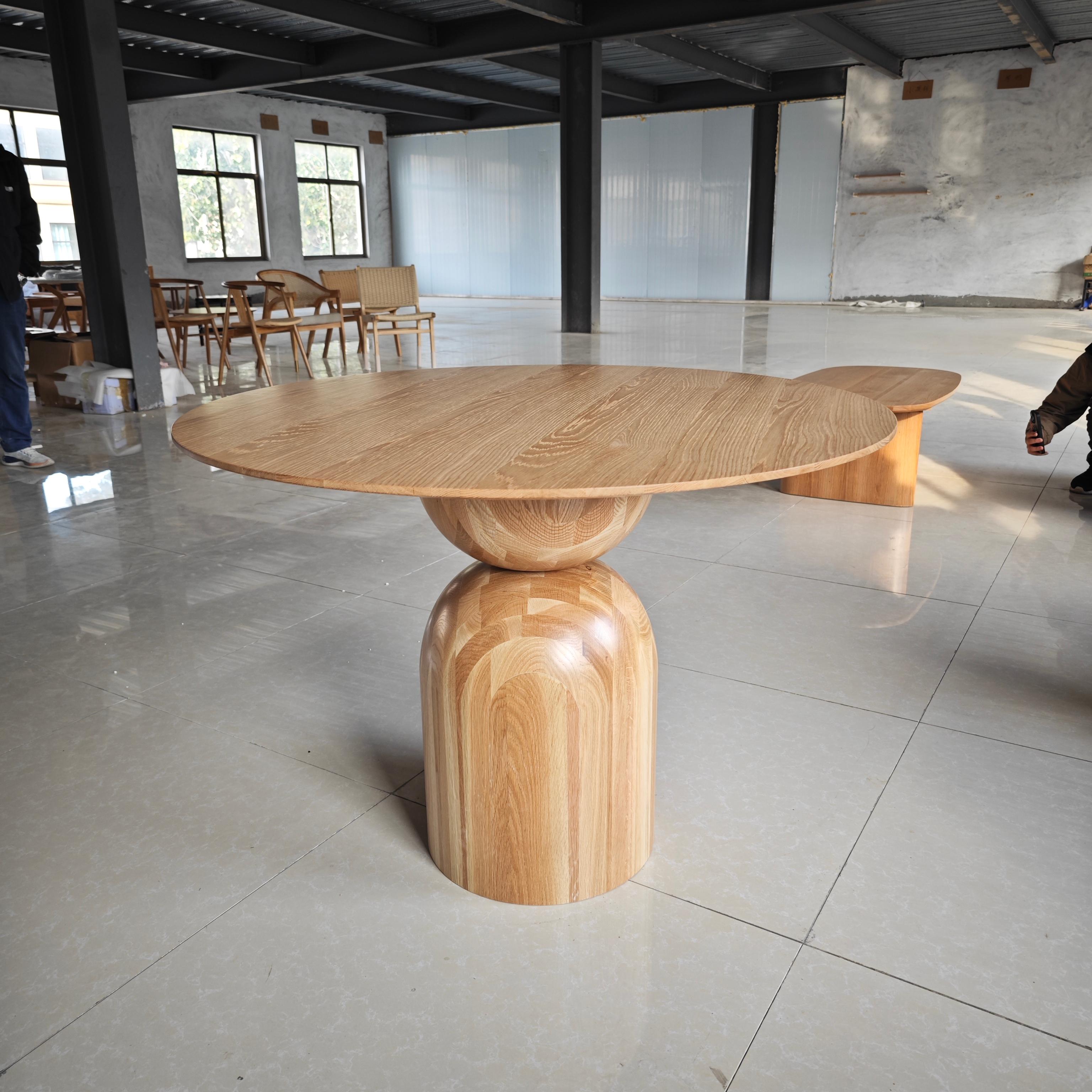 Revolutionize Your Dining Experience: Discover the Magic of Our Elegant Round Dining Table!